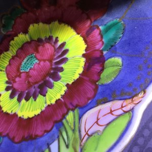 Een Chinese famille rose schotel met tabaksbladeren decor, Qianlong — foto 8