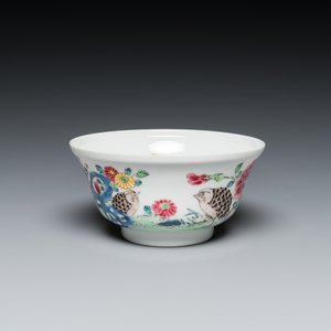 Een Chinese famille rose semi-eierschaal kom met twee kwartels, Yongzheng — foto 1