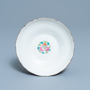 Een Chinese famille rose stem bowl, 19e eeuw — foto 6
