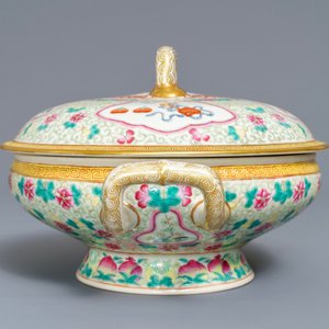 Een Chinese famille rose terrine met floraal decor, Guangxu merk, 19/20e eeuw — foto 3