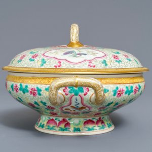 Een Chinese famille rose terrine met floraal decor, Guangxu merk, 19/20e eeuw — foto 5