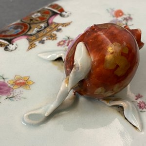 Een Chinese famille rose terrine met wapen van 'De Calenberg - De Pascale' voor de Belgische markt, Qianlong, ca. 1755 — foto 12