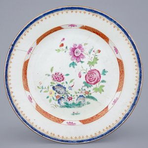 Een Chinese famille rose terrine op onderschaal, Qianlong, ca. 1760 — foto 2
