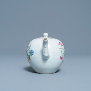 Een Chinese famille rose theepot en deksel met floraal decor, Qianlong — foto 5