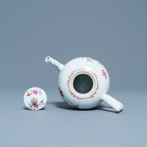 Een Chinese famille rose theepot en deksel met floraal decor, Qianlong — foto 6