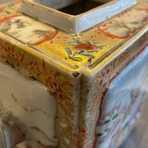 Een Chinese famille rose theepot en deksel met mandarijns decor, Qianlong — foto 11