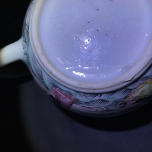 Een Chinese famille rose theepot met de onsterfelijke Lan Cai He, Yongzheng — foto 9