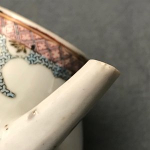 Een Chinese famille rose theepot met deksel met fijn floraal decor, Yongzheng — foto 15