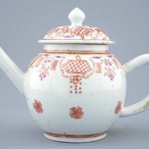 Een Chinese famille rose theepot met deksel, Qianlong — foto 2