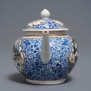 Een Chinese famille rose theepot met deksel, Yongzheng — foto 2