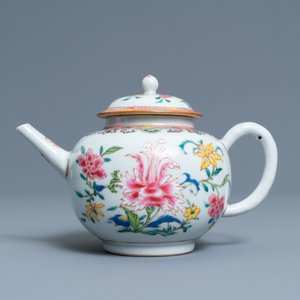 Een Chinese famille rose theepot met deksel, Yongzheng/Qianlong — foto 2
