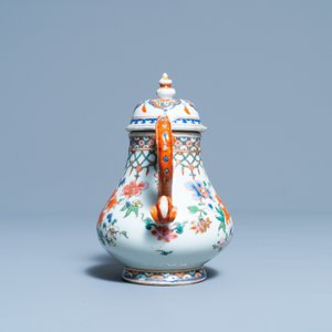 Een Chinese famille rose theepot met drakentuit, Yongzheng/Qianlong — foto 3