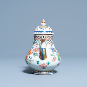Een Chinese famille rose theepot met drakentuit, Yongzheng/Qianlong — foto 5