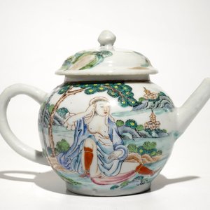 Een Chinese famille rose theepot met erotische voorstelling, Qianlong — foto 3