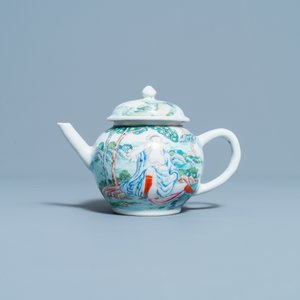 Een Chinese famille rose theepot met erotische voorstelling, Yongzheng — foto 2