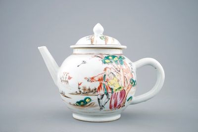 Een Chinese famille rose theepot met Europees decor van het "Afscheid van de zeeman", Qianlong, 18e eeuw