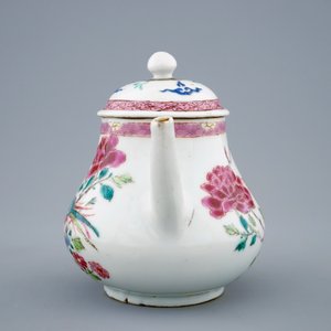 Een Chinese famille rose theepot met fazanten, Yongzheng, 1723-1735 — foto 2