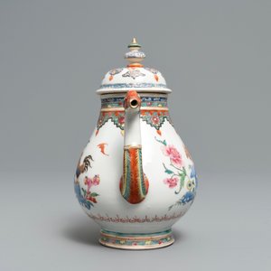 Een Chinese famille rose theepot met feniksvormige tuit, Qianlong — foto 3