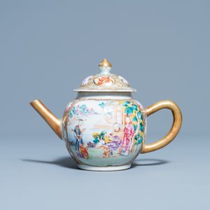 Een Chinese famille rose theepot met 'mandarijns' decor, Qianlong — foto 2