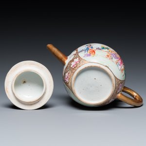 Een Chinese famille rose theepot met mandarijns decor, Qianlong — foto 7
