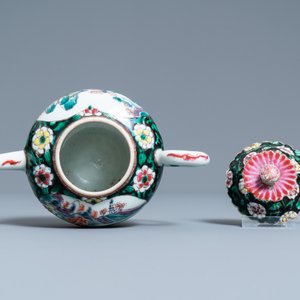 Een Chinese famille rose theepot met pattipan, Yongzheng — foto 8
