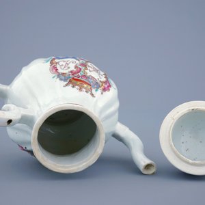 Een Chinese famille rose theepot met wapen voor de Nederlandse markt, Qianlong, 18e eeuw — foto 5