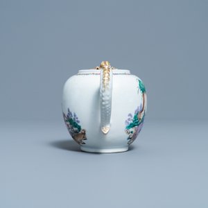 Een Chinese famille rose theepot op onderschotel met romantisch decor, Qianlong — foto 5