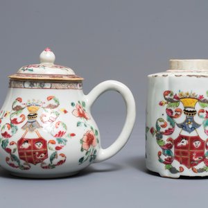Een Chinese famille rose theepot, theebus en pattipan met wapendecor, Qianlong — foto 2