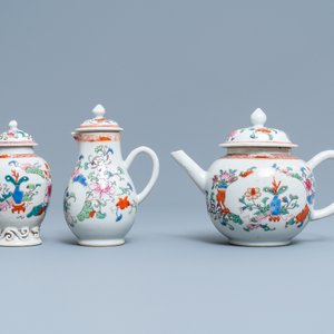 Een Chinese famille rose theepot, theebus, melkkan en onderschotel, Qianlong — foto 4