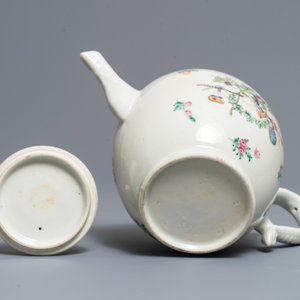 Een Chinese famille rose theepot voor de Nederlandse markt met wapen van Visvliet-Sluijmer, Qianlong — foto 7