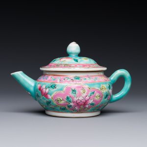 Een Chinese famille rose theepot voor de Straits of Peranakan markt, 19e eeuw — foto 2