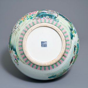 Een Chinese famille rose tianqiu ping met vogels bij bloesems, Qianlong merk, 20e eeuw — foto 5