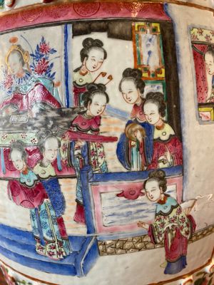 Een Chinese famille rose tuinzit, 19e eeuw — foto 8