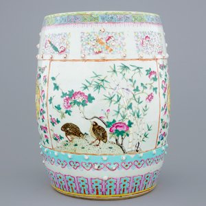 Een Chinese famille rose tuinzit, 19e eeuw — foto 1