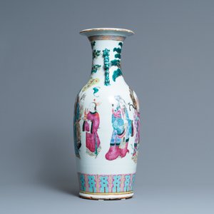 Een Chinese famille rose vaas, 19e eeuw — foto 4