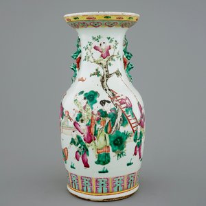 Een Chinese famille rose vaas, 19e eeuw — foto 1