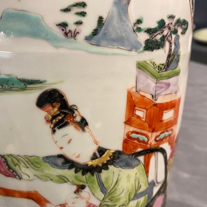 Een Chinese famille rose vaas met dames die go spelen, Yongzheng — foto 27