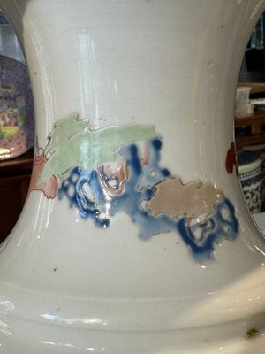 Een Chinese famille rose vaas met doorlopend figuratief decor, ji 迹 zegelmerk, Yongzheng — foto 26