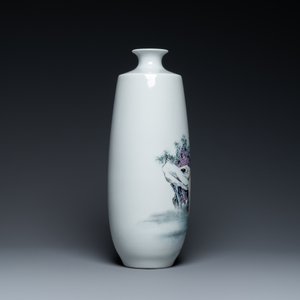 Een Chinese famille rose vaas met een dame op een rots, Jingdezhen zhi merk, 20e eeuw — foto 2