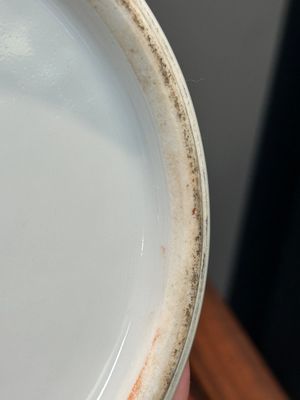 Een Chinese famille rose vaas met figuratief decor en schotel met rijstproductie decor, Qianlong merk, 20e eeuw — foto 23
