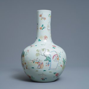 Een Chinese famille rose vaas met figuratieve medaillons, Qianlong merk, 19e eeuw — foto 2