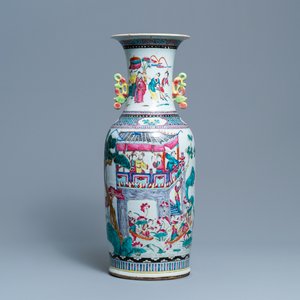 Een Chinese famille rose vaas met figuren en antiquiteiten, 19e eeuw — foto 1