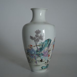 Een Chinese famille rose vaas met krijgers, Ju Ren Tang merk, Republiek, 20e eeuw — foto 15