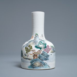 Een Chinese famille rose vaas met landschapsdecor, gesign. Zhang Zhitang (1893-1971), gedat. 1948 — foto 1
