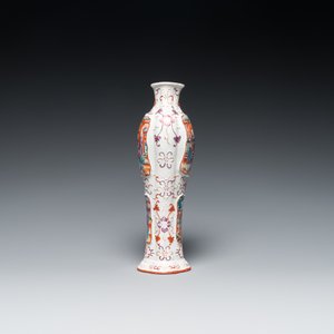 Een Chinese famille rose vaas met mandarijns decor, Qianlong — foto 5