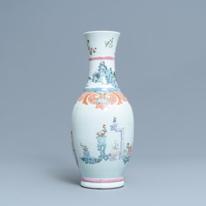 Een Chinese famille rose vaas met scènes uit 'Jing Zhang Bao Guo', Qianlong merk, 19/20e eeuw — foto 3