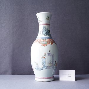 Een Chinese famille rose vaas met scènes uit 'Jing Zhang Bao Guo', Qianlong merk, 19/20e eeuw — foto 8