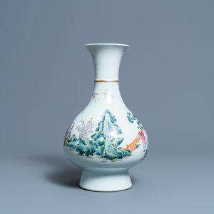 Een Chinese famille rose vaas met spelende jongens, Qianlong merk, Republiek — foto 4