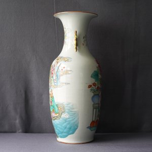 Een Chinese famille rose vaas met tweezijdig decor, 19/20e eeuw — foto 14
