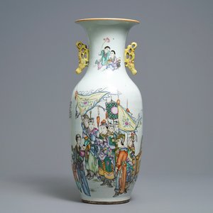 Een Chinese famille rose vaas met tweezijdig decor, 19/20e eeuw — foto 1